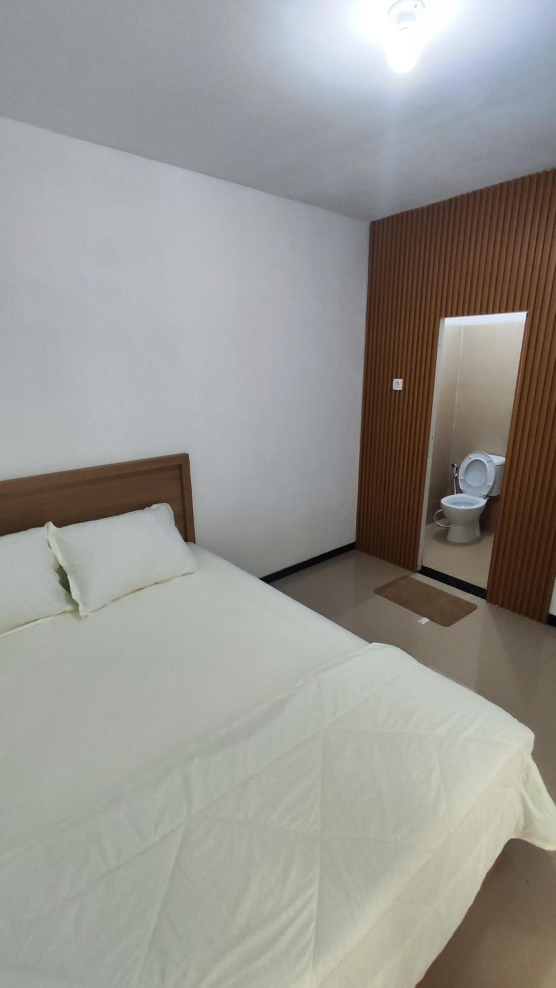 Villa Royal Arois Syariah Dekat Jatim Park 3 Tlekung Exterior photo